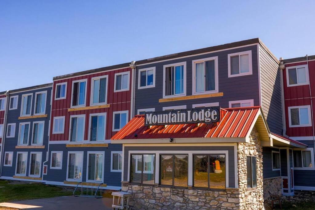 Mountain Lodge Getaway, Ski-In/Ski-Out, Heart Of The Village Сноушу Экстерьер фото